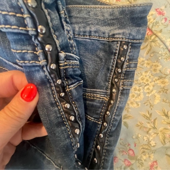 JEWELLY DENIM JEANS W STUDS down seam!!! These are boutique quality!! L stretch - Picture 3 of 11